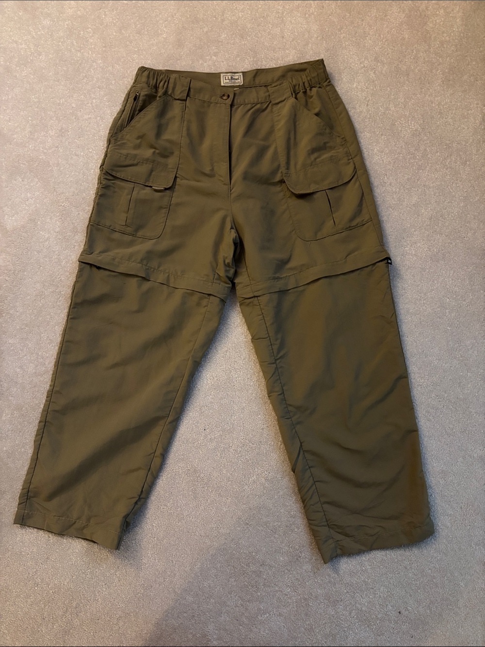 LLBean convertible women’s hiking pants w/ lots of pockets khaki size M Regular